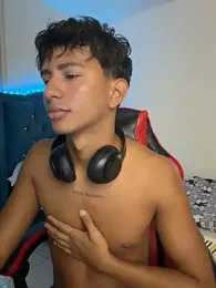 Leonarrrd_01 stripchat stream image