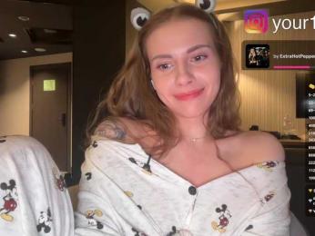 VikkiExtraCheese bongacams stream image