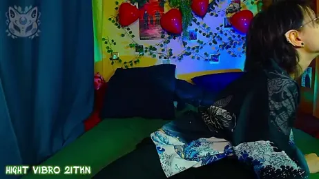 TrickyKitsune stripchat stream image