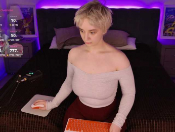 KarolinaLilMommy bongacams stream image