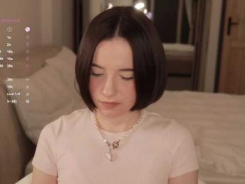 MissEssie bongacams stream image