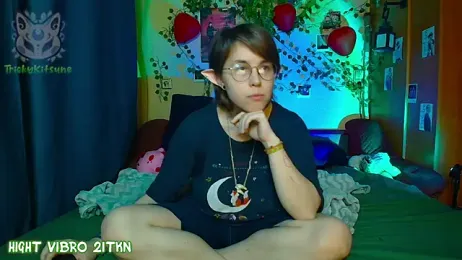 TrickyKitsune stripchat stream image