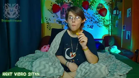 TrickyKitsune stripchat stream image