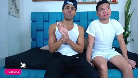 Interracial_Snow_Bunny stripchat stream image