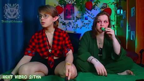 TrickyKitsune stripchat stream image