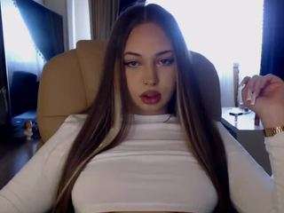 annecaroline camsoda stream image