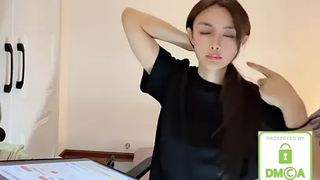 Nivaria- stripchat stream image, 15.05.2026 06:20