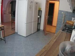 voyeurcam-julmodels-kitchen camsoda stream image