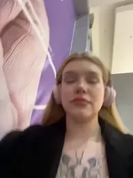 Honey___Hot stripchat stream image