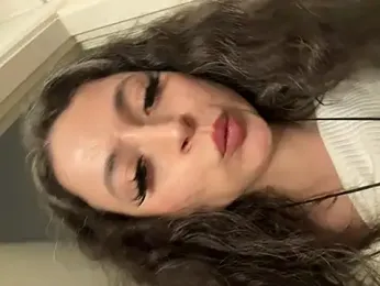 Lina_twin stripchat stream image