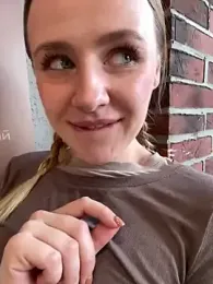elegant_babe stripchat stream image